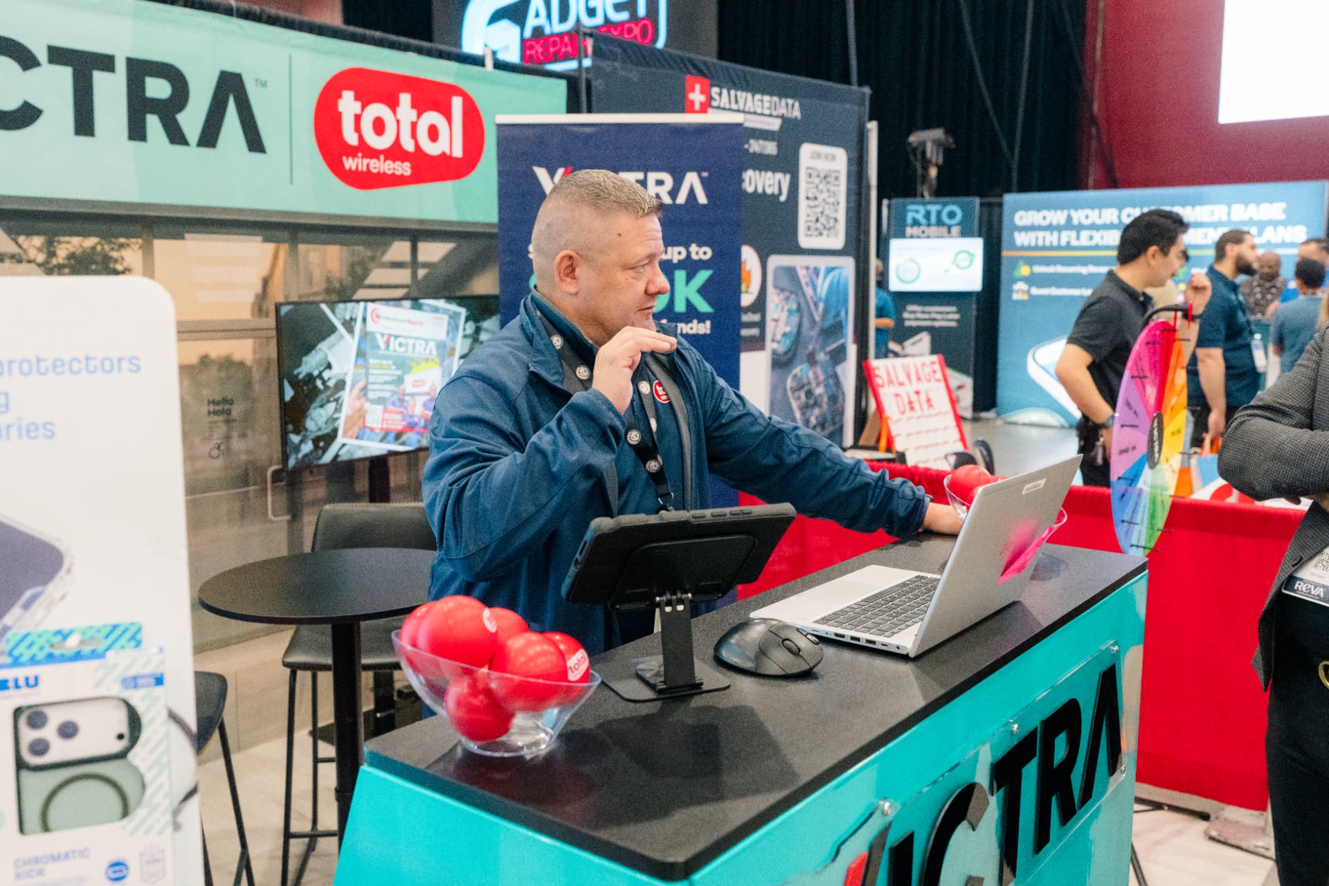 Gadget Repair Expo 6.0 competitions, podcast and champions in Atlantic City