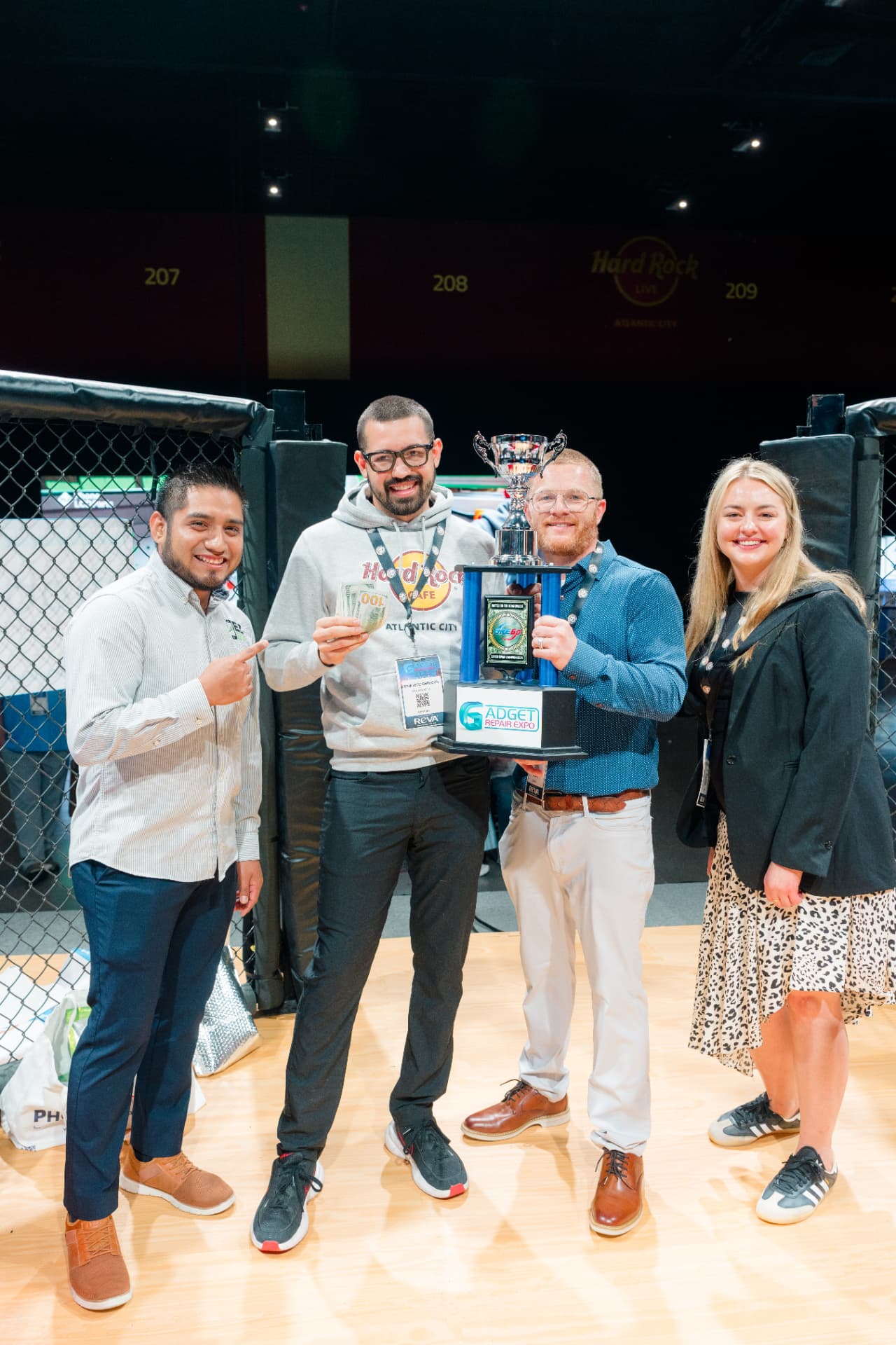 Gadget Repair Expo 6.0 competitions, podcast and champions in Atlantic City