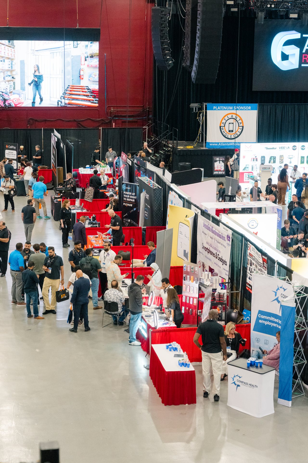 Exhibitor booths at GRE 6.0