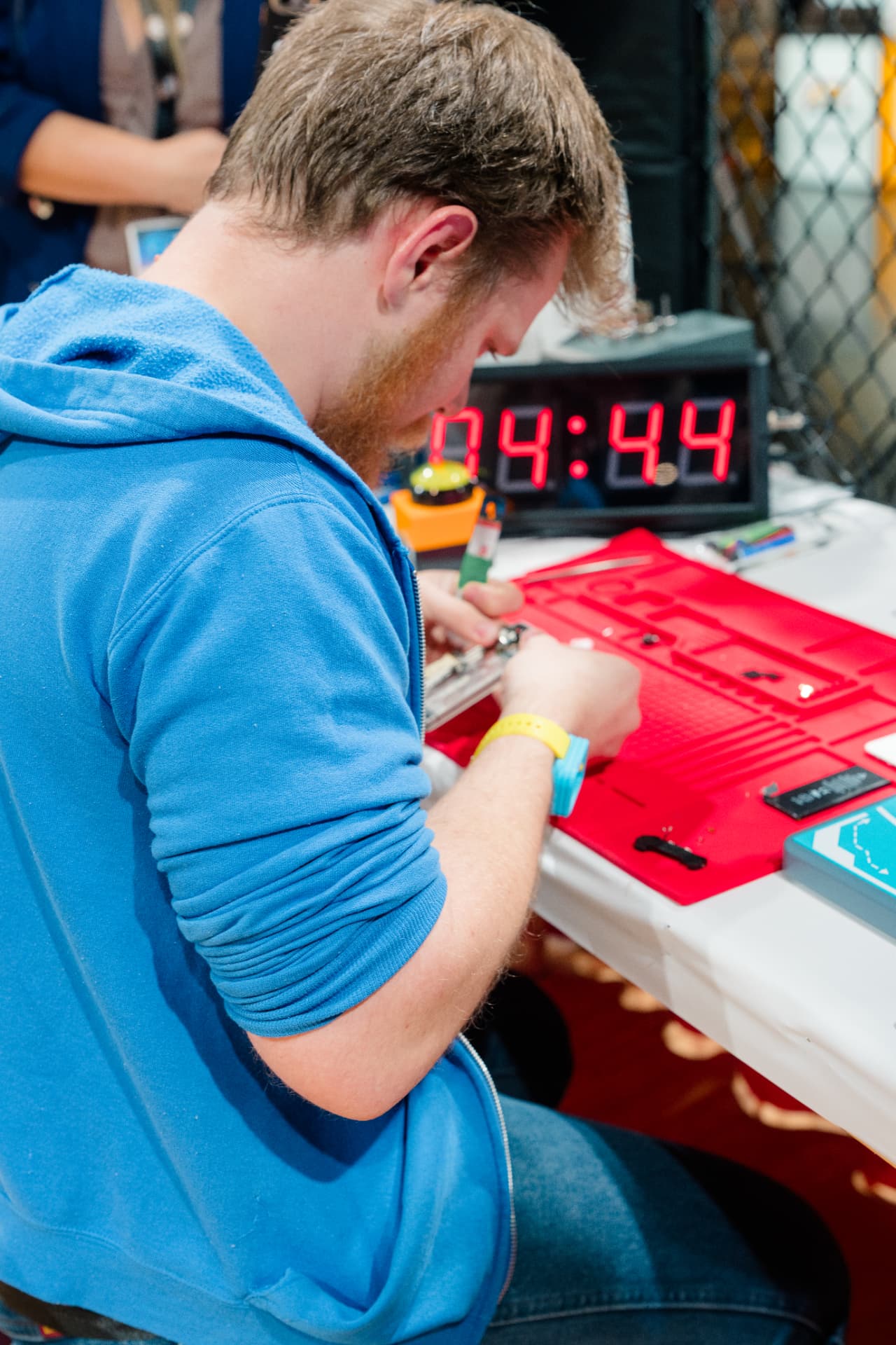 Competitor working against a countdown clock during a screen swap heat