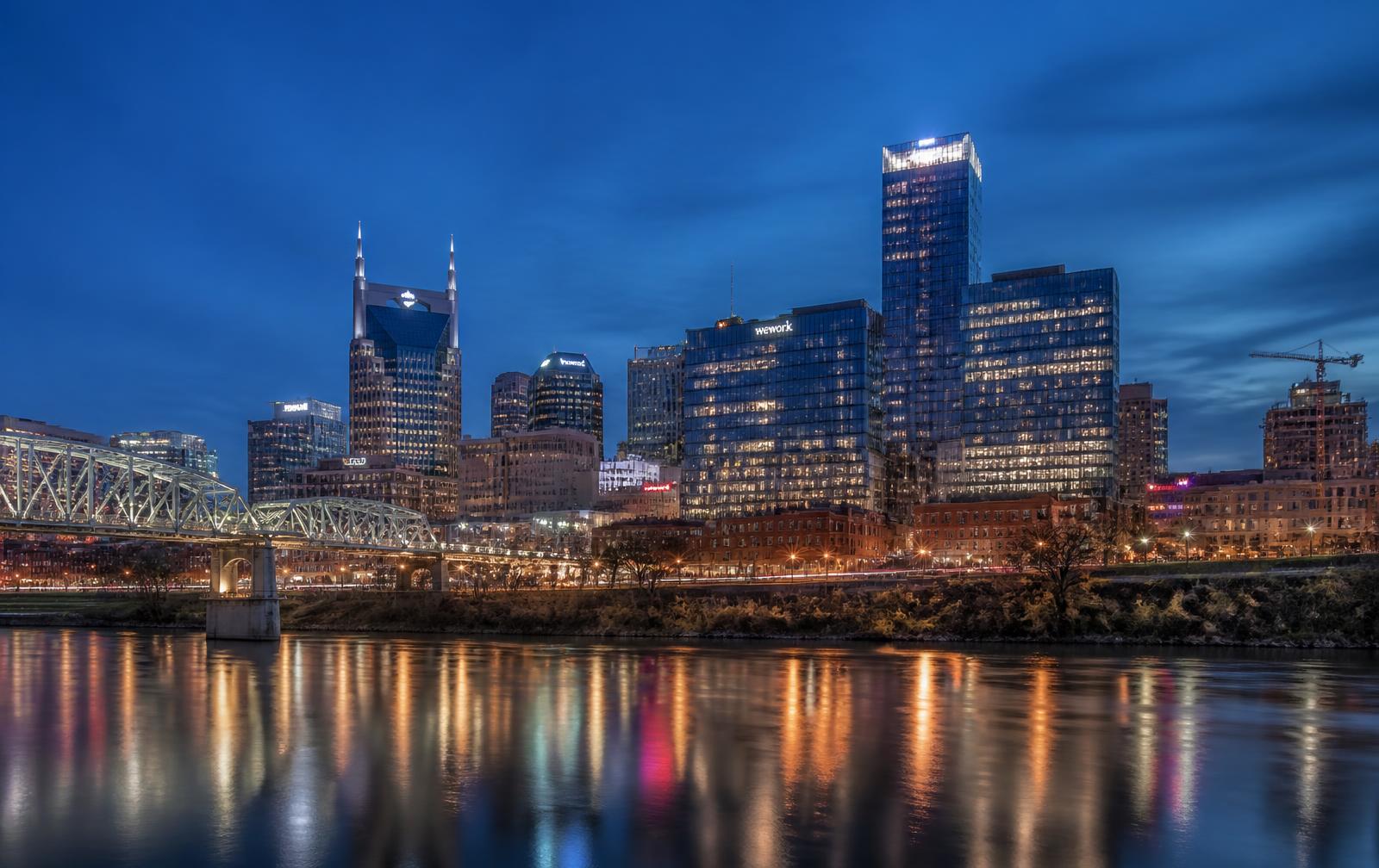 Nashville skyline at dusk